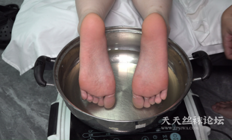 【aapary模拍视频】清煮文慧的美脚18分钟