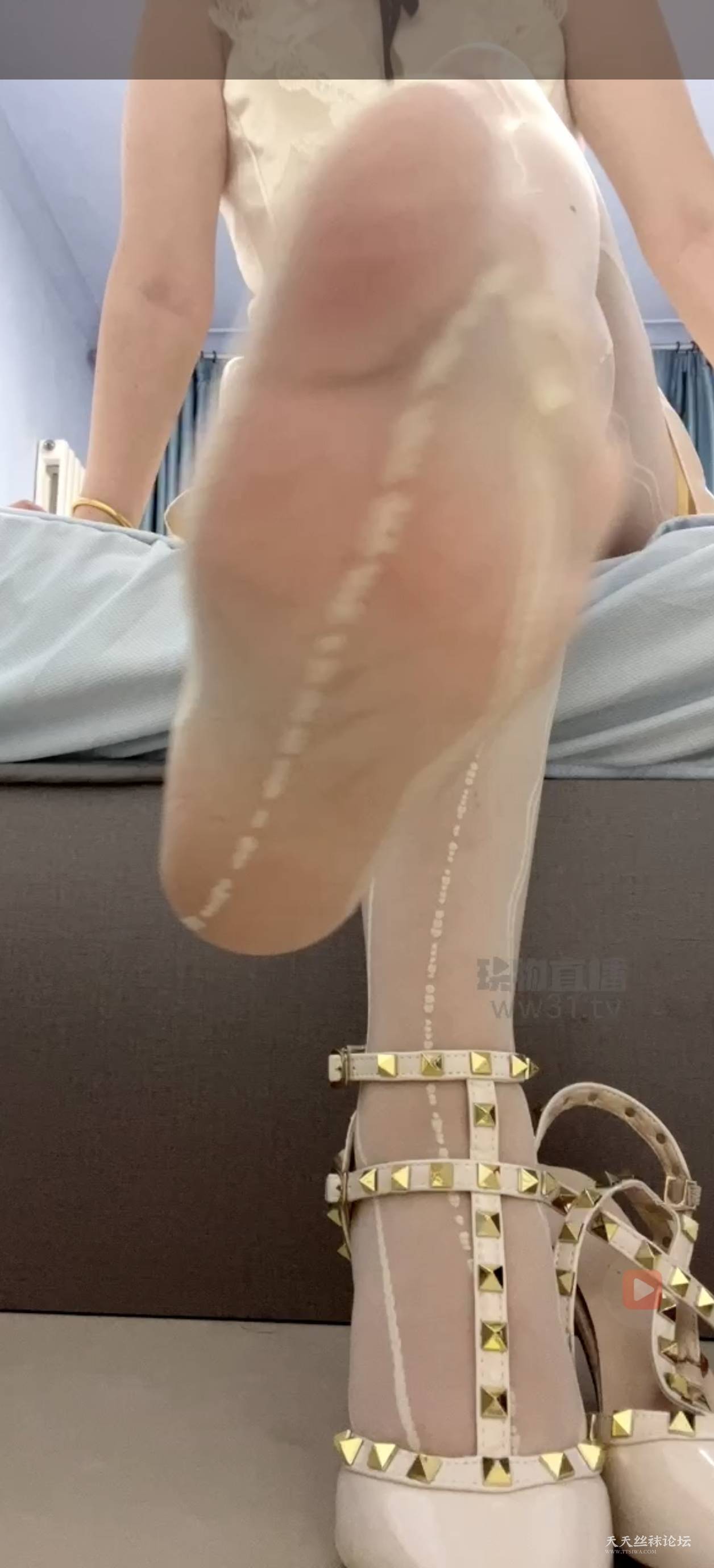 微莱绿帽女友丝足22分钟