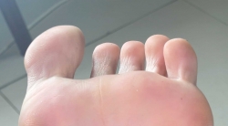 【自购】博主yaya展示玉足脚底