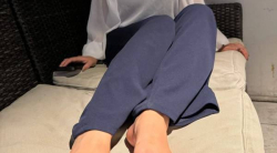 高跟鞋气质美女足拍 86p 1v 7分钟 120mb