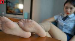 【MussGirl】性格非常开朗健谈的校花思敏穿着制服来酒店拍摄【76P】