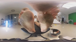 【Foot World】6K Giantess dirty feet trying to lick 360VR（Martina）
